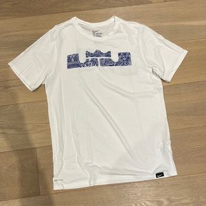 Lebron t-shirt